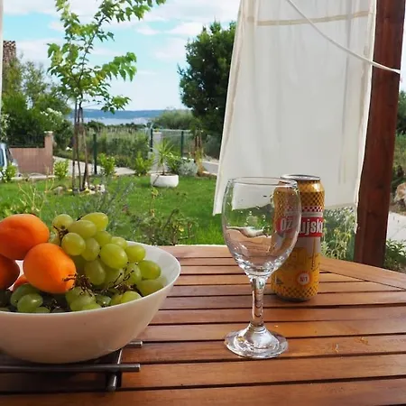 Kuca Za Odmor Lara Holiday home Kastela