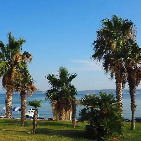 Holiday home Kuca Za Odmor Lara *
