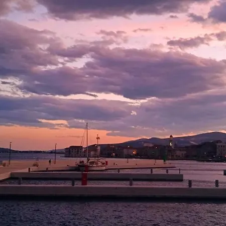 Kuca Za Odmor Lara Holiday home