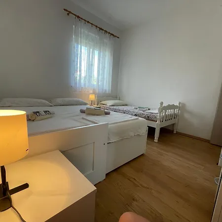 Holiday home Kuca Za Odmor Lara Kastela