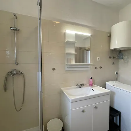 Holiday home Kuca Za Odmor Lara *